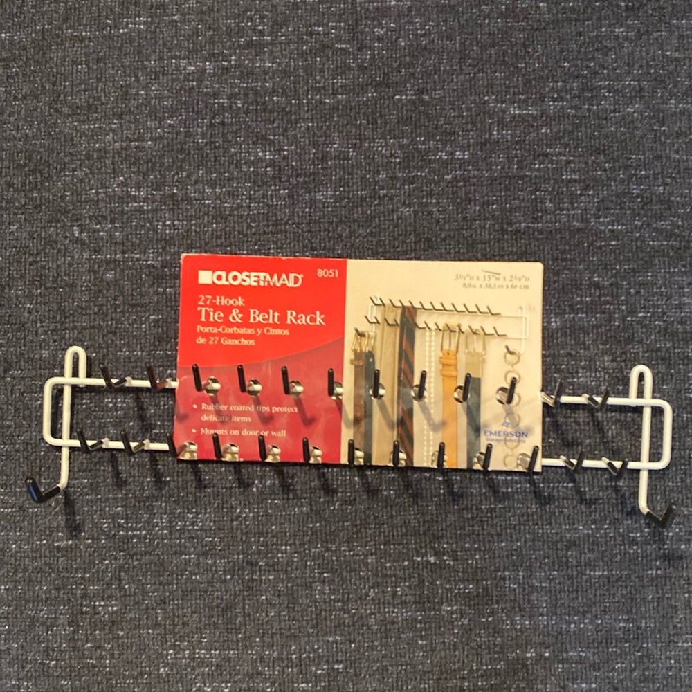 Closetmaid Mounted 27 hook tie and belt rack rubbe coated tips brand new